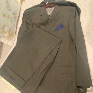 Oak Hall Suit in great condition